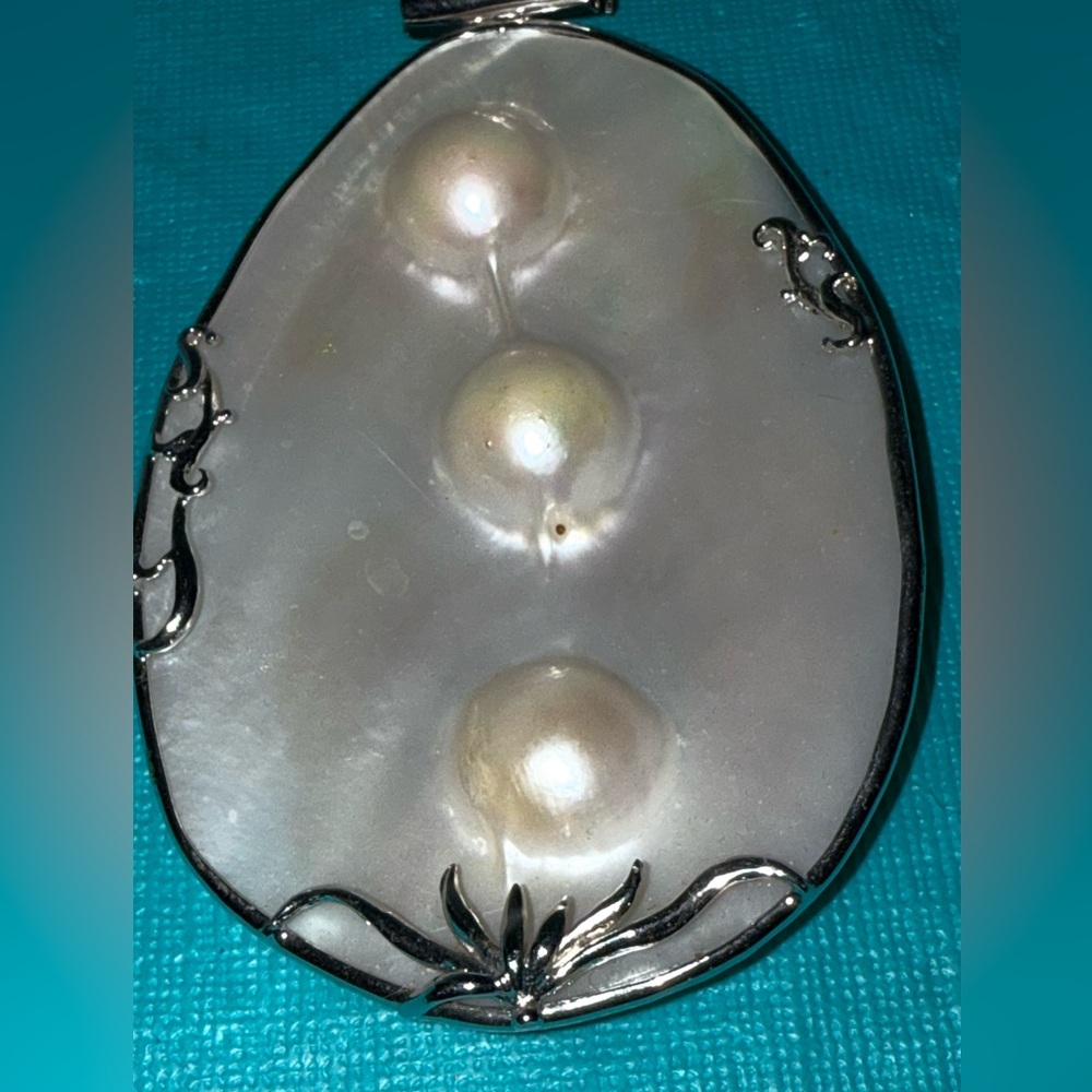 925 Silver & Shell Necklace - Picture 3 of 10